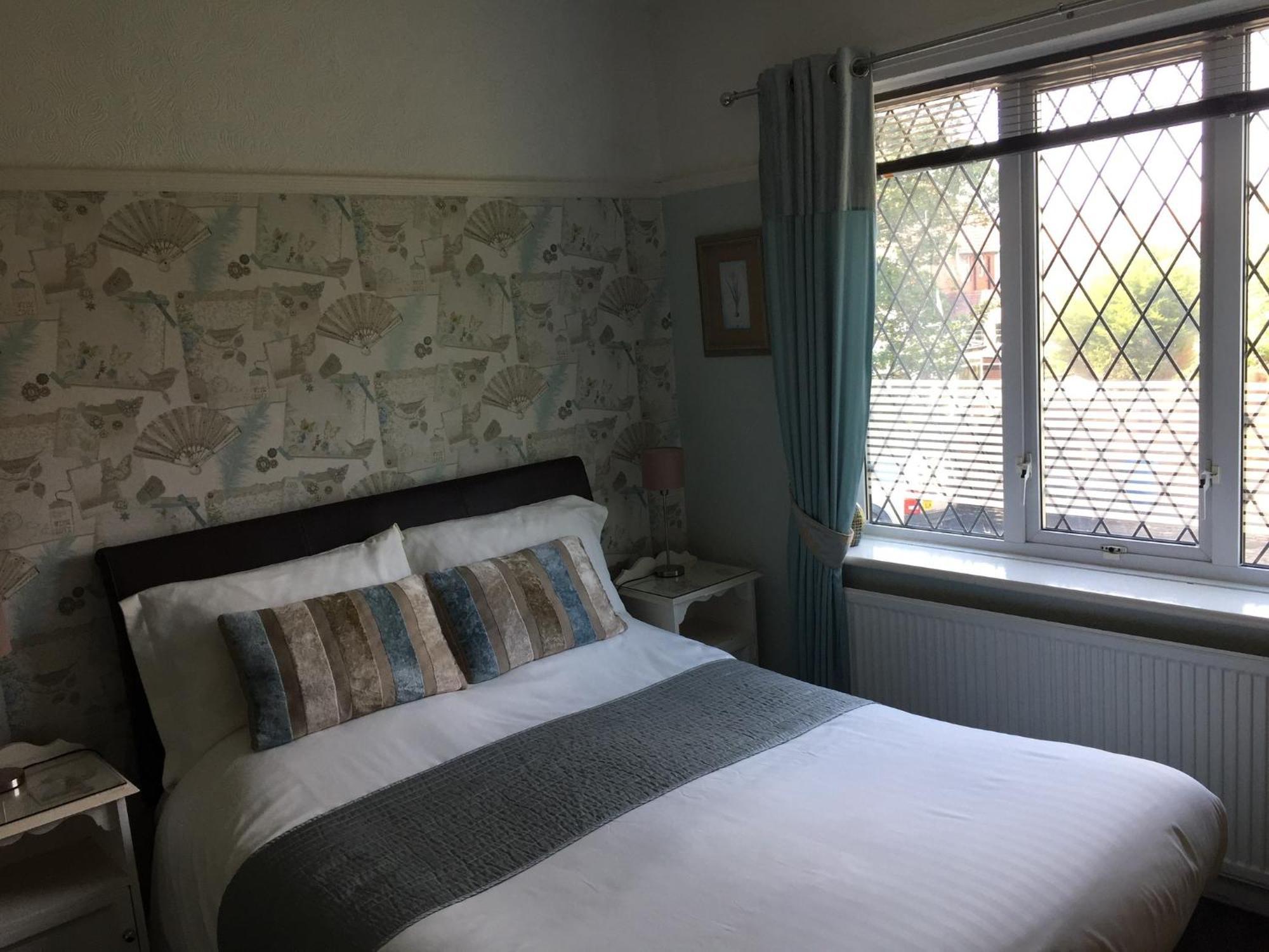Esjays At Knowles House Bed & Breakfast Lytham St Annes Bagian luar foto