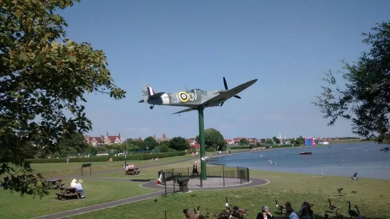 Esjays At Knowles House Bed & Breakfast Lytham St Annes Bagian luar foto