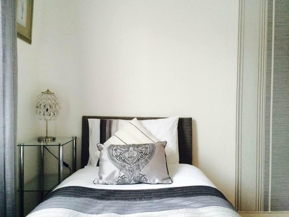Esjays At Knowles House Bed & Breakfast Lytham St Annes Bagian luar foto